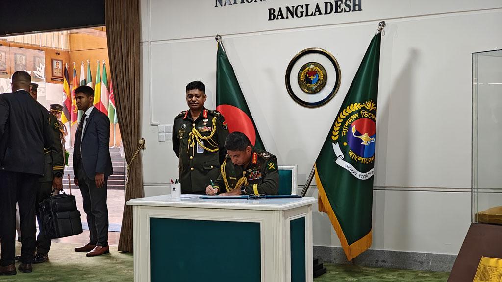 চট্টগ্রামে পর্যাপ্ত বিমান শক্তি থাকলে রোহিঙ্গা সংকট সৃষ্টি হত না: সেনাপ্রধান