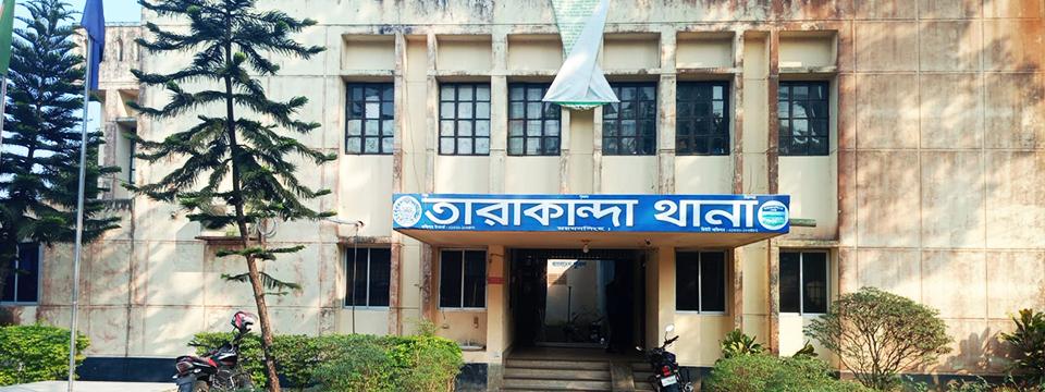 সৎ মেয়েকে ধর্ষণ মামলায় জেল, বেরিয়েই স্ত্রীকে কুপিয়ে কব্জি বিচ্ছিন্ন