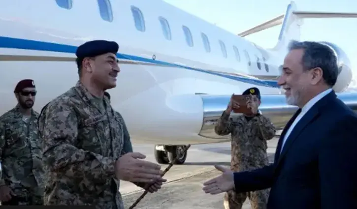 যুক্তরাষ্ট্রের বার্তা নিয়ে ইরানে পৌঁছেছেন পাকিস্তানের সামরিক...