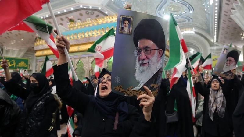 ইরানে সরকার পতন হলে ক্ষমতা দখলের লড়াইয়ে নামতে পারে যারা