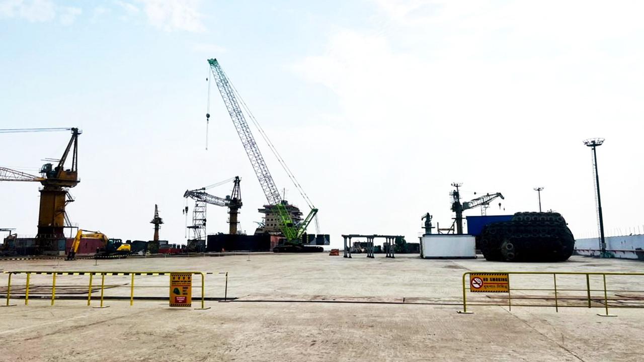 সীতাকুণ্ডে শিপ ইয়ার্ডে ‘বিষাক্ত গ্যাসে’ ৮ শ্রমিকের মৃত্যু
